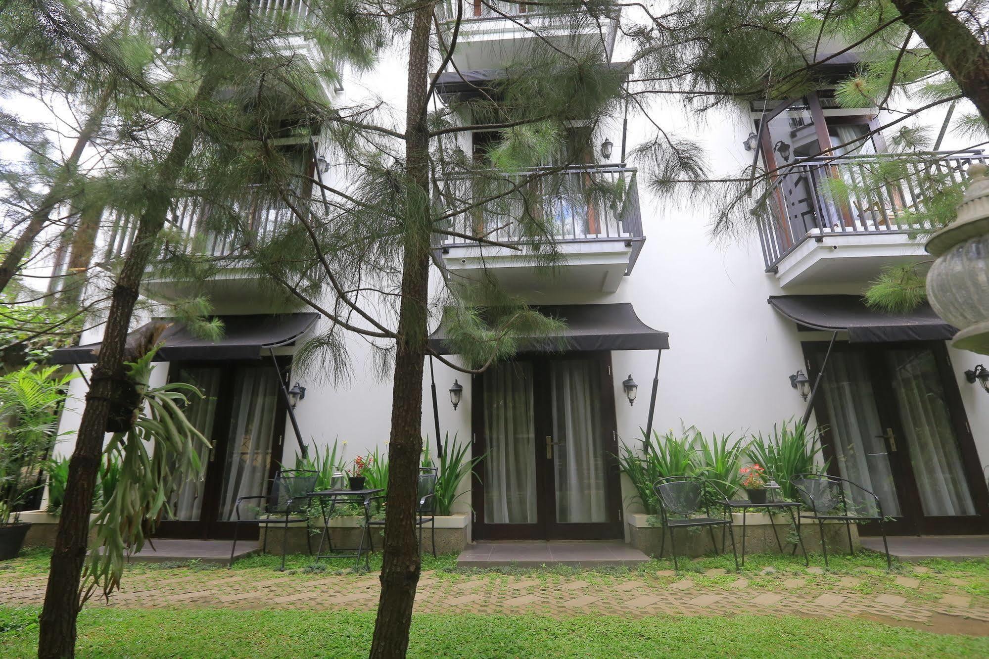 Hotel Capital O 852 The Silk At Dago Bandung Exterior foto