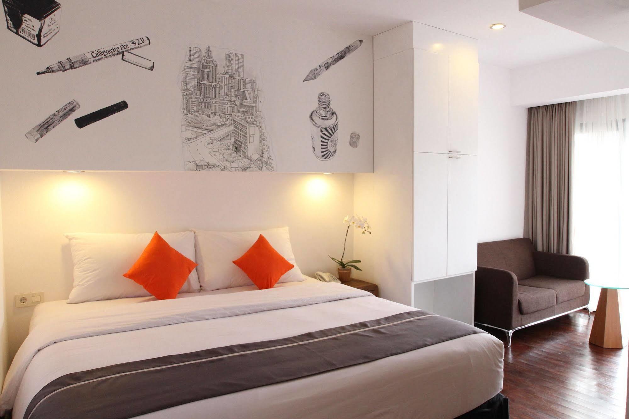 Hotel Capital O 852 The Silk At Dago Bandung Exterior foto