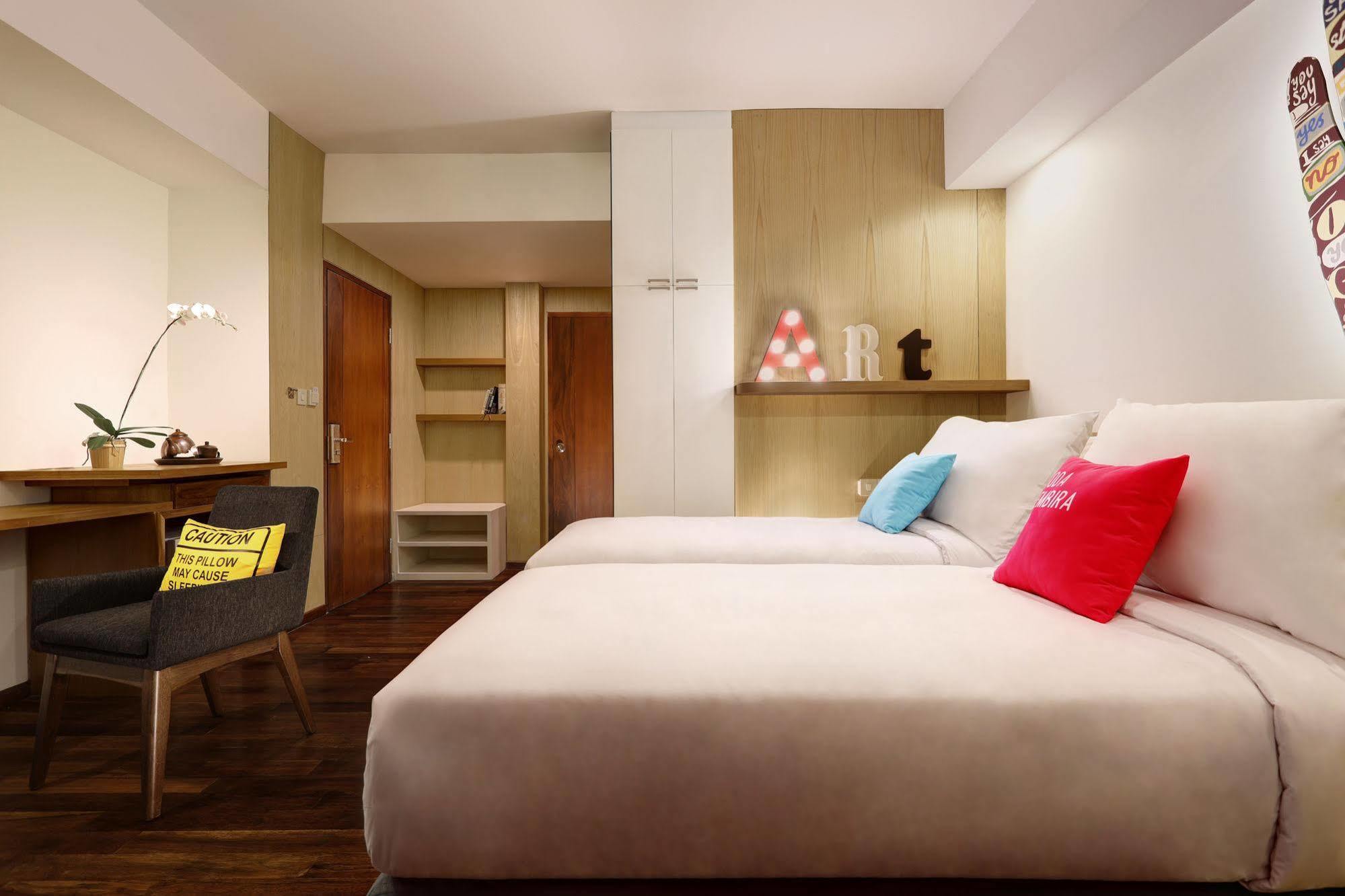 Hotel Capital O 852 The Silk At Dago Bandung Exterior foto