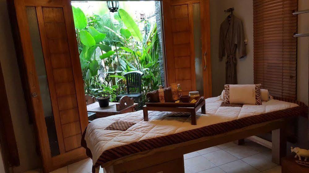 Hotel Capital O 852 The Silk At Dago Bandung Exterior foto