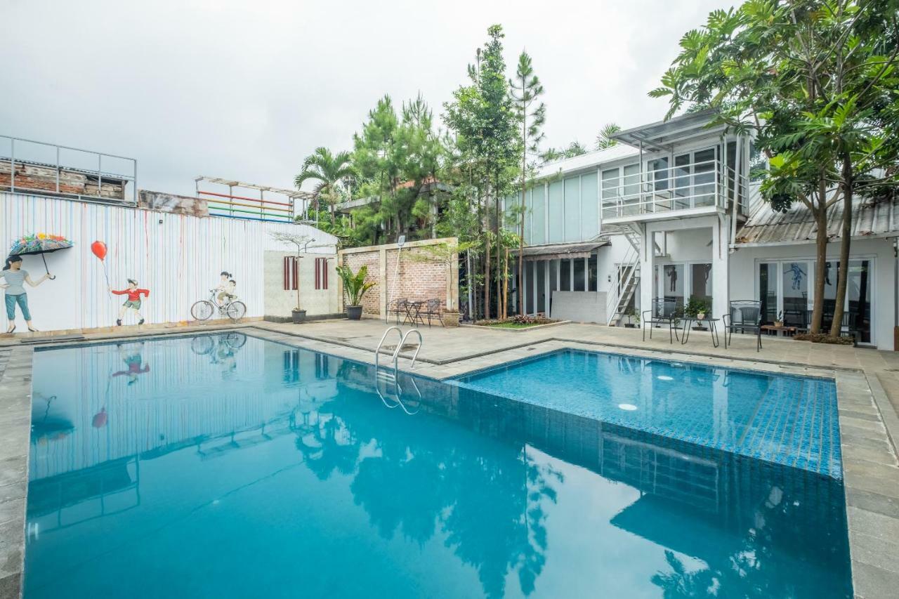 Hotel Capital O 852 The Silk At Dago Bandung Exterior foto