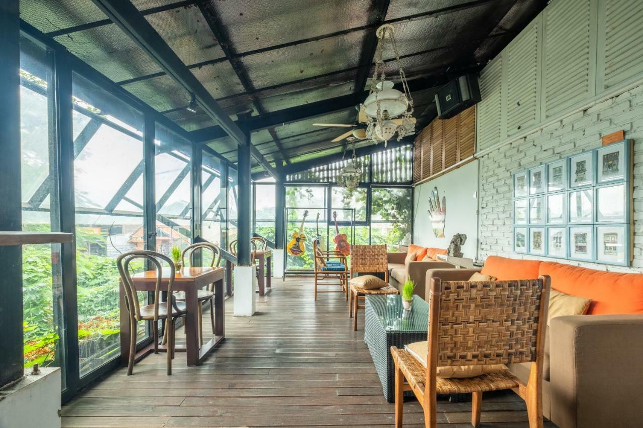 Hotel Capital O 852 The Silk At Dago Bandung Exterior foto